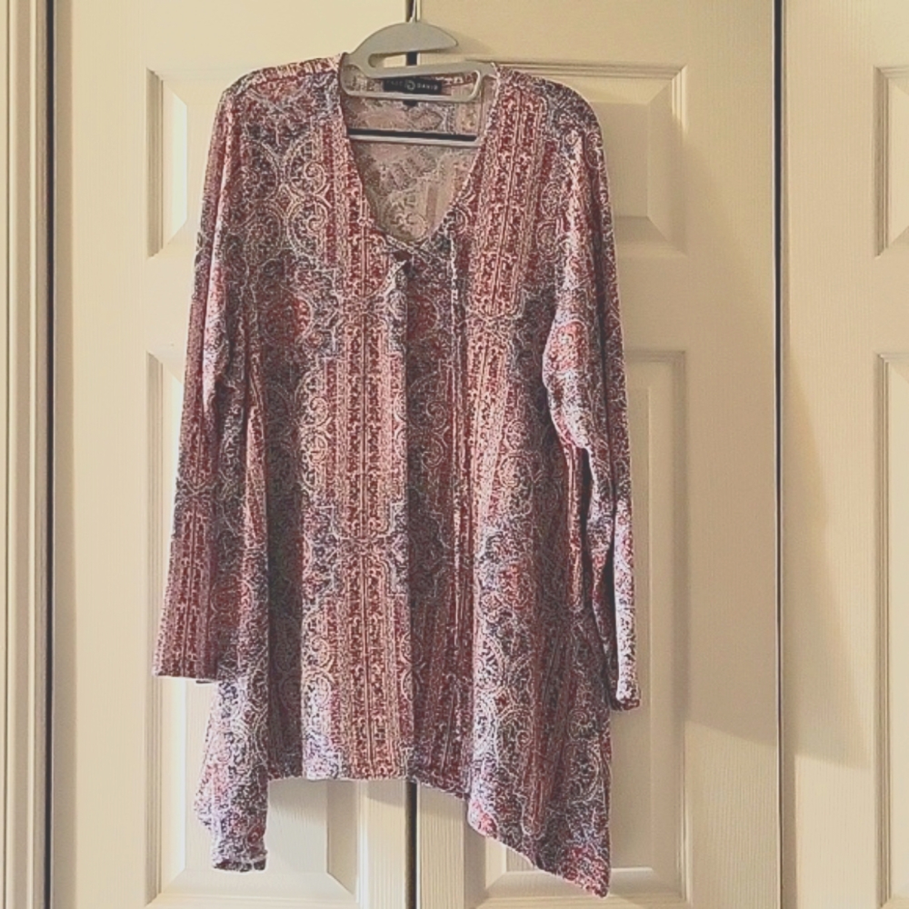 Patter blouse with high low sides